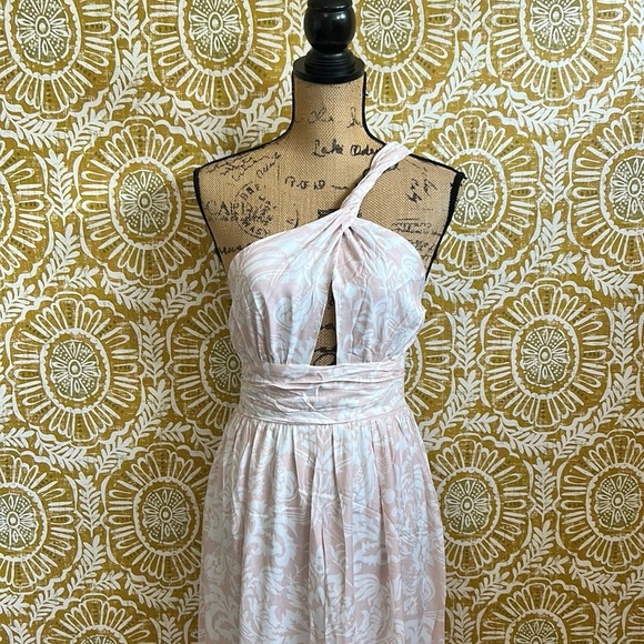 NWT Selfie Leslie Kamali Floral One-Shoulder Keyhole Maxi Dress in Beige size S - Picture 7 of 14